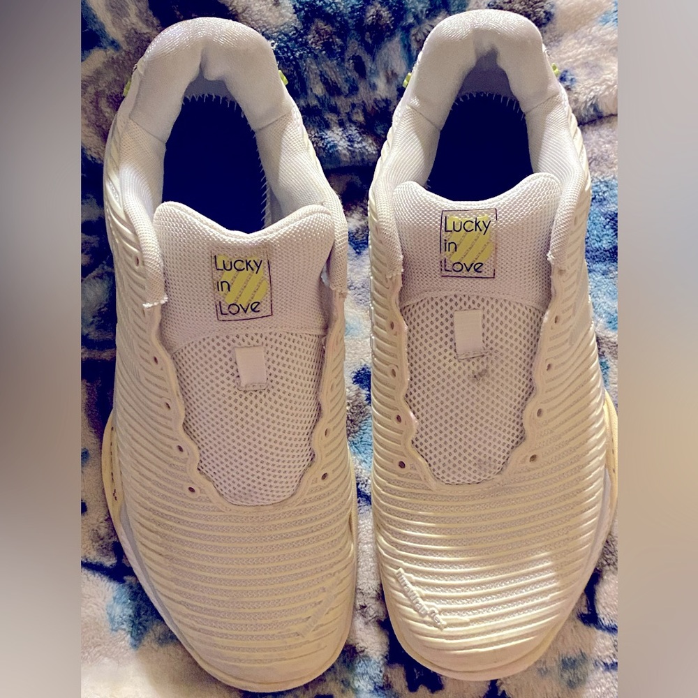 KSWISS LUCKY IN LOVE TENNIS SHOES Size 9